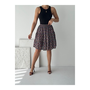 Jupe évasée en tissu froissé à fleurs pour femmes, taille élastique, longueur moyenne - Product Image 1