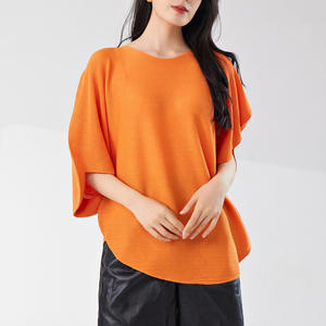 Nuevas Blusas de Moda Ecológicas con Pliegues Tejidos para Mujer de Talla Grande, Estilo Casual con Mangas de Murciélago, Cuello Redondo de Color Sólido - Product Image 1