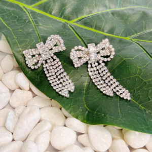 Orecchini con Fiocco Perfettamente Annodato e Brillante - Product Image 3