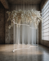 Décor de mariage coréen Love Flowers : Supports en fer sur mesure, accents en nacre, rideaux de fond et rideaux à cordes
