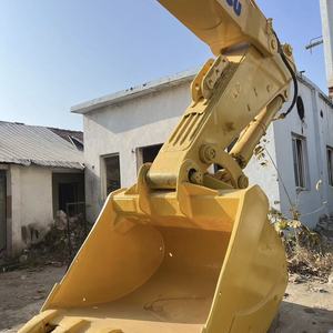 Excavatrice sur chenilles d'occasion Komatsu PC800 de 80 tonnes, modèle 2018, moteur 3,4 m, cuve de 363 kW, haute qualité - Product Image 4