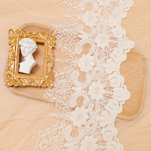 यूरोपीय शैली की ब्राइडल फीता कपड़े 5 गज की हाथीरी फीता कपड़े, महिलाओं के लिए कढ़ाई फीता कपड़े - Product Image 5