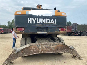 Pelle multifonction sur chenilles originale de la Corée Hyundai 210 d'occasion à haut rendement Hyundai en bon état en vente - Product Image 3