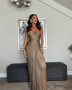 <span class=keywords><strong>Abito</strong></span> <span class=keywords><strong>Lungo</strong></span> da Sera con Corsetto Plissettato in Lamina Metallica Dorata Personalizzato, Glamour da Red Carpet Incontra l'Eleganza Scultorea - Product Image 3