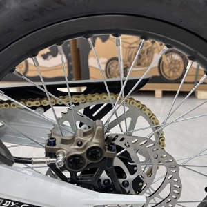 Moto Elettrica da Motocross Surron Light Bee X ad Alta Potenza 2026, 72V 35Ah 10KW 295Nm, 80 km/h, per Deserto, Fango, Strada <span class=keywords><strong>e</strong></span> Fuoristrada - Product Image 6