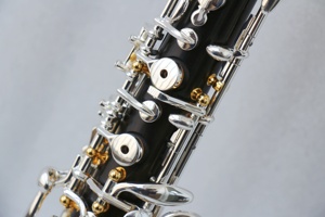 Oboe Chino Profesional de Nivel Profesional, <span class=keywords><strong>Cuerpo</strong></span> de Ébano Envejecido, Plateado, Llaves Doradas, en Do Bemol y Mi, Incluye Estuche - Product Image 3