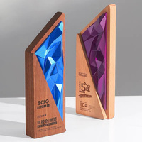 Trophée en bois personnalisé avec MH-NJ0705 de cristal triangle arc-en-ciel