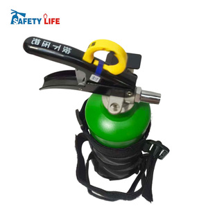 <span class=keywords><strong>Extintor</strong></span> de coche pequeño. Pequeño hasta el punto de que cabe en el guantera, el bolsillo de la puerta o el respaldo del asiento. Equipo pequeño de extinción de incendios. <span class=keywords><strong>Extintor</strong></span> de coche. - Product Image 3