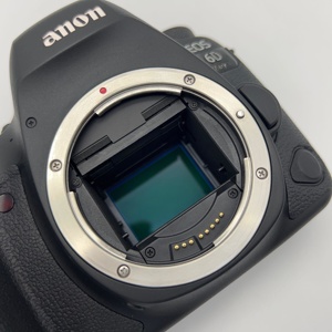 Appareil photo reflex numérique plein format <span class=keywords><strong>Canon</strong></span> <span class=keywords><strong>6D</strong></span> <span class=keywords><strong>Mark</strong></span> II + objectif 50 mm F/<span class=keywords><strong>1</strong></span>.8STM, reconditionné, 23,2 MP, avec connectivité Wi-Fi. - Product Image 3