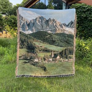 Tapisserie en macramé en fil de coton Paysage alpin - Couverture murale décorative très tendance |   Housse de canapé pour salon, décoration - Product Image 2