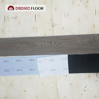 Suelo laminado de baldosas autoadhesivas de PVC DIY moderno para apartamentos Diseño de modelo 3D Capacidad de solución Suelo de plástico de vinilo