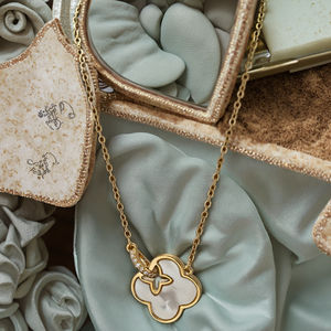 उच्च अंत महिलाओं की सुरुचिपूर्ण क्लैविकल श्रृंखला हार असली सोने इलेक्ट्रोप्लेटेड सूक्ष्म-पेल्ड जिरकॉन प्राकृतिक खोल चार पत्ती - Product Image 2