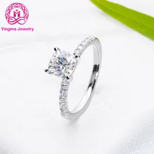 Kualitas Tinggi 1 Ct Lab Tumbuh Berlian Moissanite 14K/18K Emas Moissanite Cincin Bantal Cut moissanite Cincin