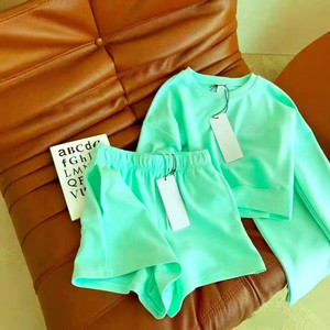 Completo Sportivo da Donna 2 Pezzi 2026 di Alta Qualità: Felpa Corta in Cotone e Pantaloncini Sportivi per Palestra, Jogging e Loungewear - Product Image 6