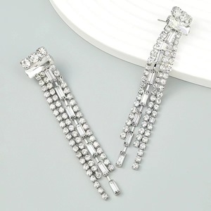 클로 체인 합금 크리스탈 풀 다이아몬드 스터드 귀걸이 빛나는 긴 술 귀걸이 여성 유럽 미국 결혼식 - Product Image 4