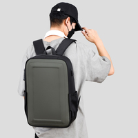 Vente en gros de sacs à dos pour ordinateur portable en PVC avec logo personnalisé sac à bandoulière décontracté pour hommes et femmes USB durable Oxford pour le voyage