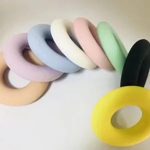 Makanan kualitas Bpa bebas silikon lembut donat manik-manik bayi bulat Teether longgar manik-manik silikon mainan bayi Teether kalung dot rantai