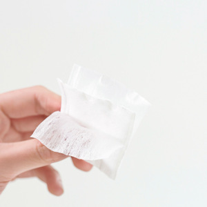 FaSoLa Mini Makeup Remover Pads White Non Woven Fabric Disposable Double Sided For Face Travel Pack - Product Image 2