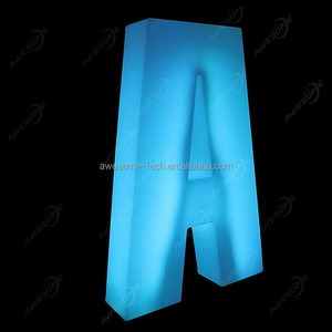 Lettres géantes personnalisées pour l'extérieur, autoportantes, grandes, en plastique, avec éclairage LED RGB changeant de couleur - Product Image 1