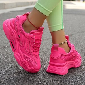 BSCI/Smeta/Sedex/HIGG/GRS di fabbrica di nuovo Design da donna PU superiore traspirante scarpe sportive rosse moda in Mesh <span class=keywords><strong>Sneakers</strong></span> - Product Image 5