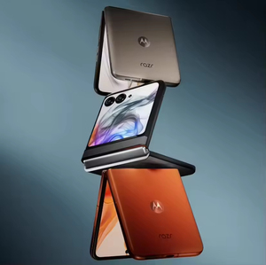 Teléfono Inteligente Plegable Moto Razr 50 5G, 8/12GB RAM, Snapdragon 7s Gen 2, CDMA/LTE, Doble SIM, 5G Global Desbloqueado - Product Image 2