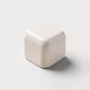 Piastrella Angolare Marocchina Bianca 4,5 X 4,5 X 4,5 Cm Finitura Lucida Bordi Irregolari Spessore 6 Mm - Product Image 1