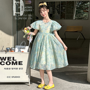 Robes florales pour filles 2026 – Nouvelle collection été pour adolescentes : Robe verte à manches courtes bouffantes et imprimé floral - Product Image 1
