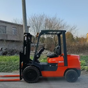Used Toyota Diesel <b>Forklift</b> 3.0 Ton 4300KG with Engine 3 Stages FGZN20 FGZN25 FGZN30 FDZN20 FDZN25 FDZN30 - Product Image 3