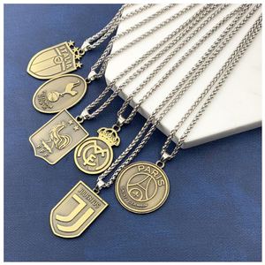 Collar con Colgante de Logotipo de Club de Fútbol en Oferta, Ideal para Fanáticos del Fútbol, Collar de Metal Conmemorativo - Product Image 2