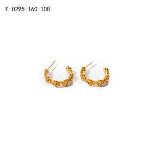 Aros de Moda en Acero Inoxidable 316L con Baño de Oro PVD, Sostenibles y Resistentes - Product Image 1