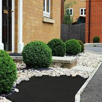 Tapis non tissé en polyester pour la construction de barrages et les systèmes de drainage avec protection contre les écoulements