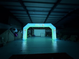 Gerbang Masuk Festival Tiup Udara Tertutup 7m, Inflatable Iklan Berbahan PVC yang Diperkuat dengan Lampu LED Terpasang - Product Image 4