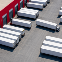 Entrepôt logistique multi-emplacements en structure métallique avec quai de chargement pour conteneurs pour centre de distribution
