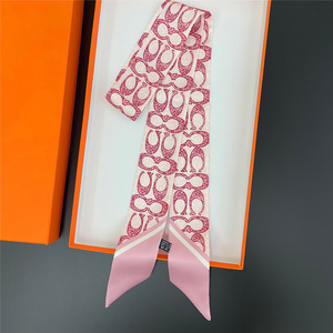 Luxuriöser Modischer Doppellagiger Satin-Schal 118*5cm Polyester mit Buchstaben-Druck Seidentwill für Handtaschen Dekorative Schals Sommer - Product Image 6