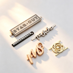 Etiqueta Metálica de Bronce Estampada para Gorras y Bolsos, Venta al por Mayor y Pedidos al por Mayor de Accesorios para Bolsos, Muestras Disponibles - Product Image 3