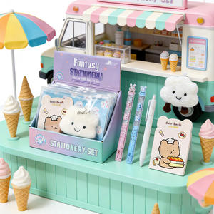 Ensemble de papeterie pour enfants de <span class=keywords><strong>dessin</strong></span> <span class=keywords><strong>animé</strong></span> de quatre pièces de vente chaude petit cadeau pour les étudiants commençant l'école comprend des porte-clés en peluche - Product Image 4