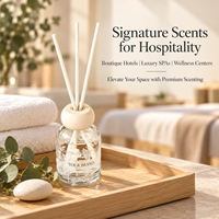 Diffuseur à bâtonnets en verre personnalisable avec design floral en relief et capuchon en bois, coffret cadeau élégant pour solution de parfum d'ambiance