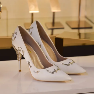 Элегантные дизайнерские ультратонкие туфли на шпильке с острым носком, женские свадебные туфли на низком каблуке для невесты, модные летние осенние туфли с Т-образным ремешком - Product Image 1