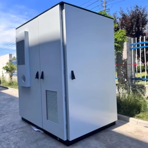 Gabinete de Almacenamiento de Energía con Batería de Iones de Litio para Exteriores, Industrial y Comercial, con Enfriamiento por Aire - Product Image 1