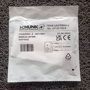Sensor magnético de efecto Hall SCHUNK 301033 MMS 22-S-M8-NPN para pinza de brazo robótico - Product Image 4