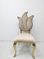 Chaise de salle à manger moderne de luxe en acier inoxydable durable, imperméable, empilable, dossier tulipe, velours blanc, pour hôtels, fêtes et usage domestique