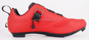 Chaussures de cyclisme sur route en nylon TPU durable avec logo personnalisé OEM, design élégant, pour entraînement sportif. - Product Image 2