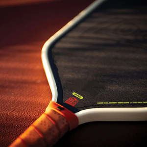 Paleta de Pickleball Alargada Bread and Butter Loco 2026, Núcleo de Espuma de Doble Densidad de 16 mm, Fibra de Carbono Cruda Híbrida CFC T700 - Product Image 4