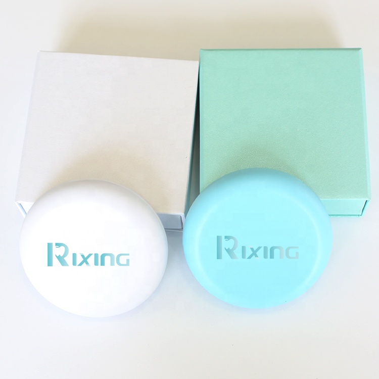 Красочный пластиковый футляр для зубных протезов с зеркалом