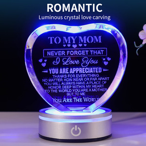 Décoration lumineuse en cristal d'amour sculpté <span class=keywords><strong>cadeau</strong></span> <span class=keywords><strong>de</strong></span> vacances <span class=keywords><strong>cadeau</strong></span> d'anniversaire <span class=keywords><strong>de</strong></span> <span class=keywords><strong>mariage</strong></span> Saint Valentin - Product Image 1