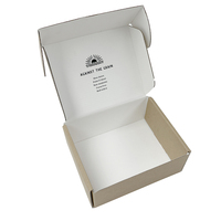 Dossiers en carton recyclé de luxe sur mesure de haute qualité avec gaufrage et doublure en éponge, couvercle amovible blanc pour l'emballage des chaussettes
