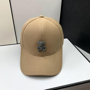OEM personnalisé de haute qualité casquettes de <span class=keywords><strong>soleil</strong></span> dames nouveau été mode ombre visage petits chapeaux printemps et automne strass ours casquette de baseball - Product Image 5