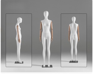 <span class=keywords><strong>Maniquí</strong></span> Femenino Moderno con Manos de Madera Móviles y Cuerpo de Tela <span class=keywords><strong>para</strong></span> Exhibición de <span class=keywords><strong>Ropa</strong></span> en Escaparates - Product Image 5