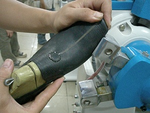 Máquina de calzado para aplastar y aplanar la esquina inferior del cuero, máquina de martilleo y pulido de calzado - Product Image 3