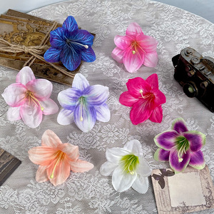 Cabezas de Flores Artificiales de Lirio y Daylily de Plástico y Tela para Decoraciones de Boda, Hogar, Exteriores y Accesorios de Fotografía - Product Image 1